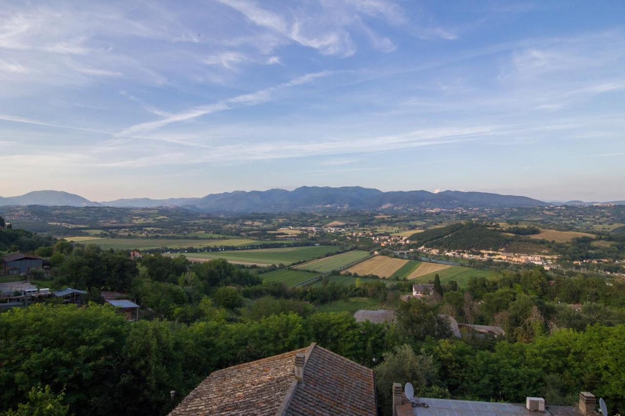 La Valle Del Tevere Bed and Breakfast Torrita Tiberina Exterior foto